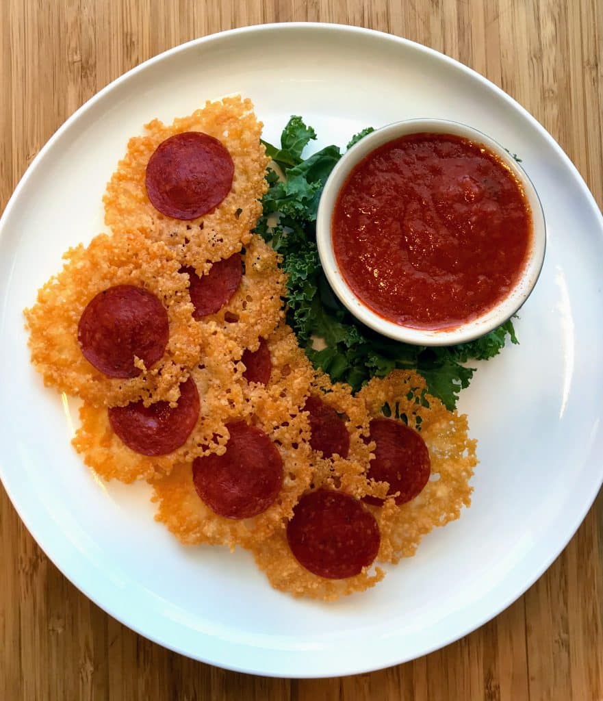 Keto Pepperoni pizza crisps