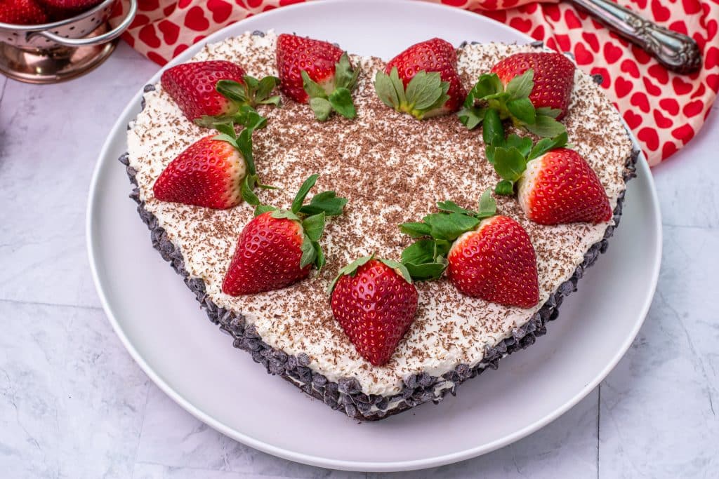 No bake cannoli cheesecake heart shaped low carb dessert